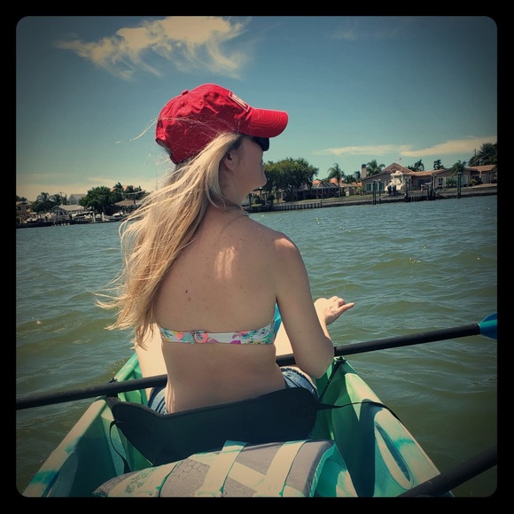 Meet your Posher, Christyal - Picture 1 of 1